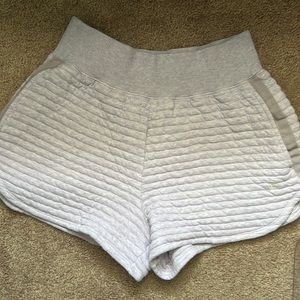 Everlane Organic Cotton Quilted Short